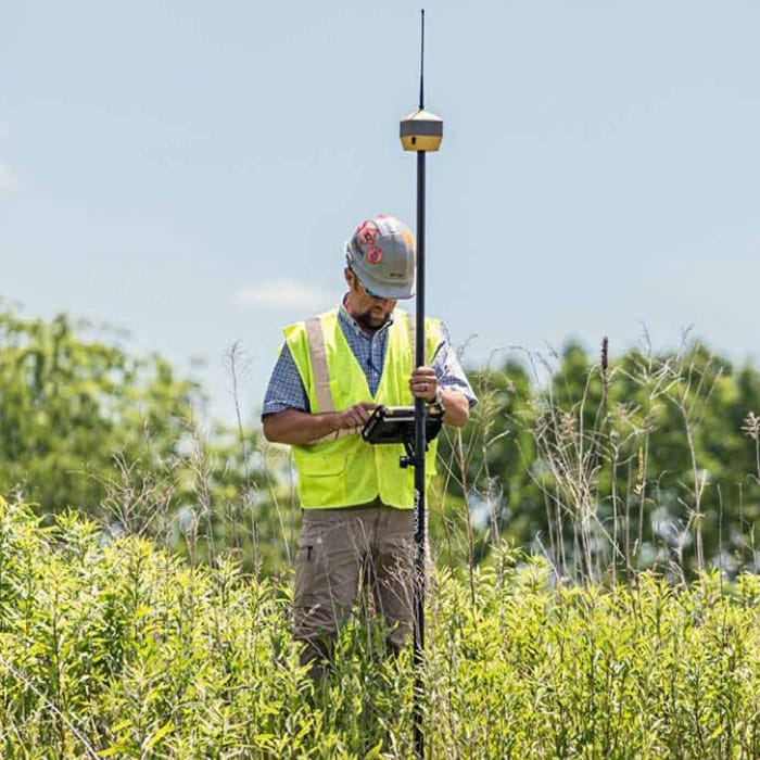 Surveyor using a HiPer HR GNSS Receiver